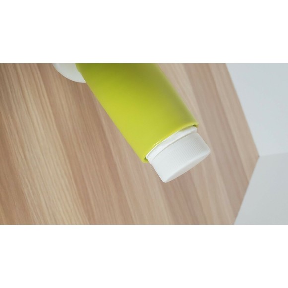 Tupperware Rolling Pin-Fill w/ Warm Cold Water in the Center green Handles New - Picture 2 of 4